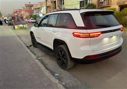 جیپ گراند شیرۆکی